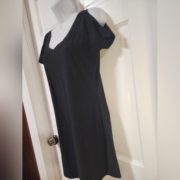 𝅺WOMEN'S Large Black Short Sleeve Cold Shoulder Dress - Picture 4 of 12